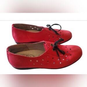 Waldlaufer  Flats with Perforated Design.